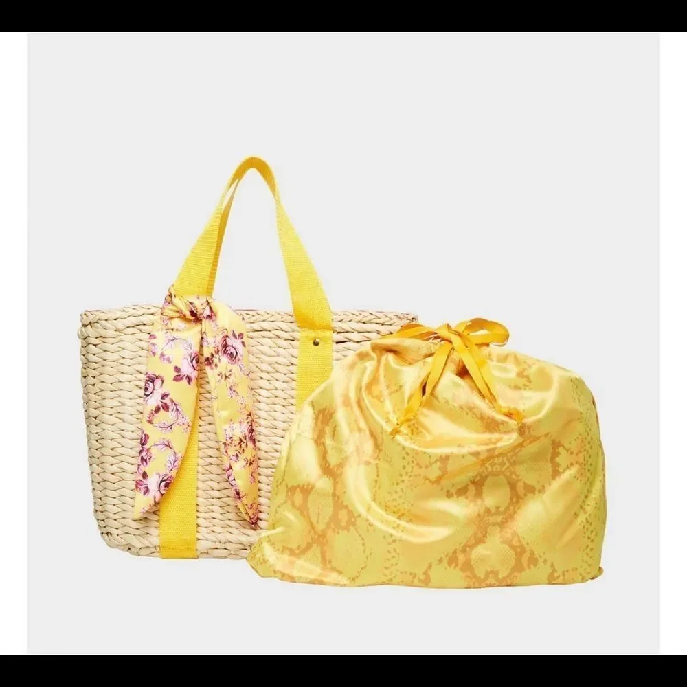 Betsey Johnson purse handbag basket